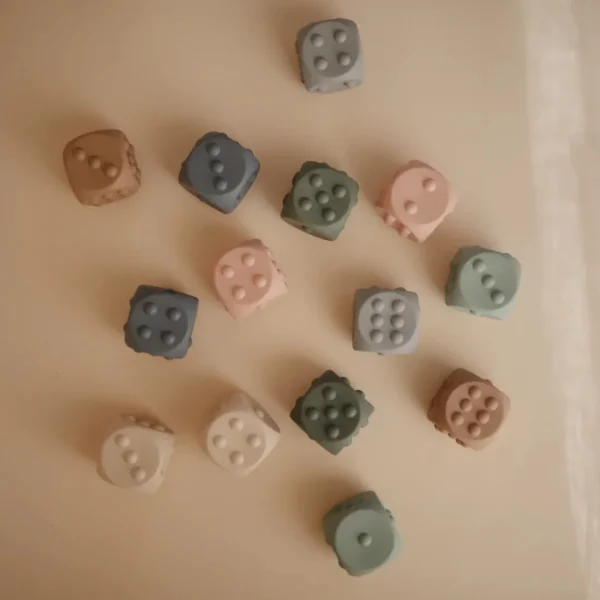 Mushie Dice Press Toy 2-Pack - Dried Thyme / Natural Outlet
